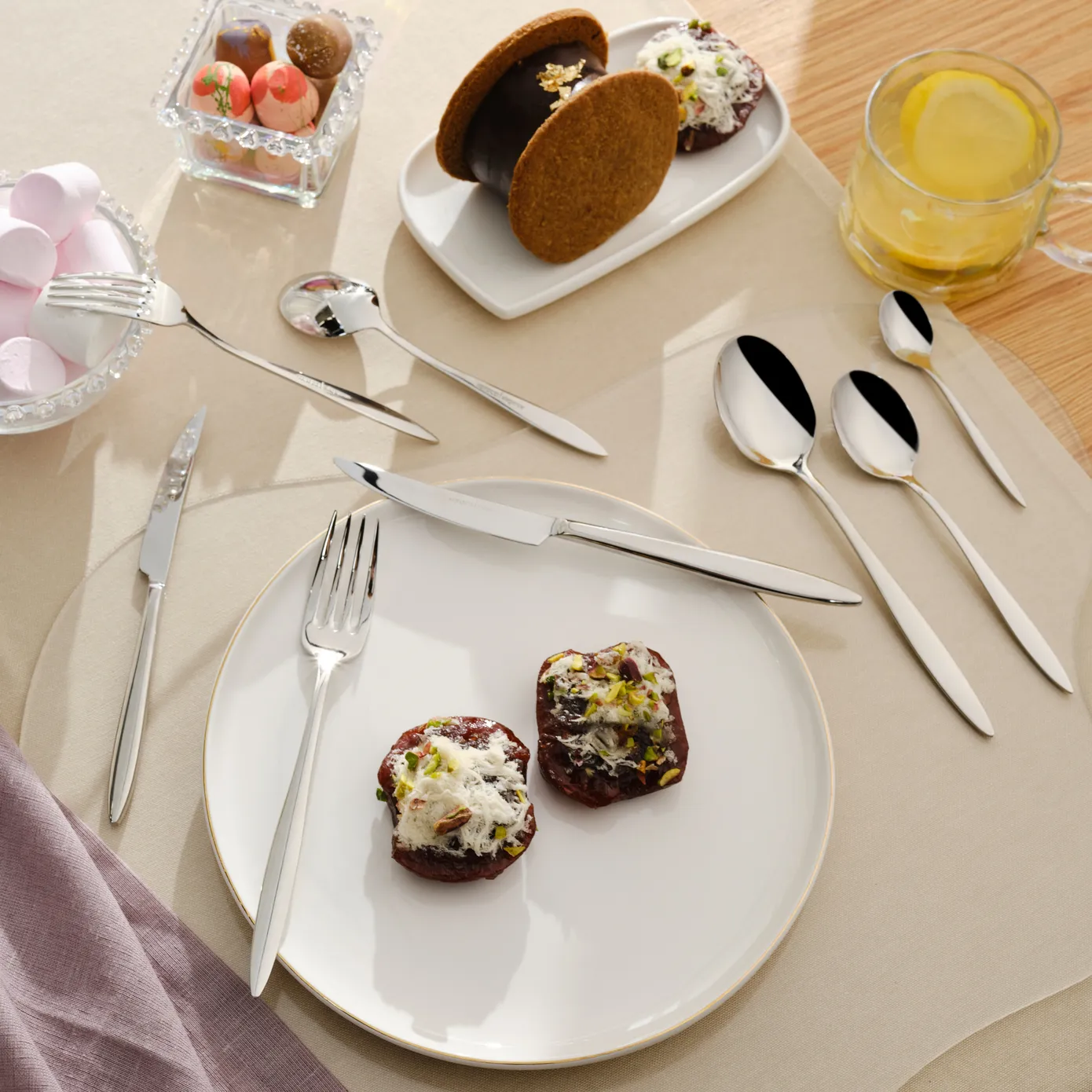 Ensemble de couverts Karaca Novara Elegance pour 12 personnes, 84 pièces - Image 5