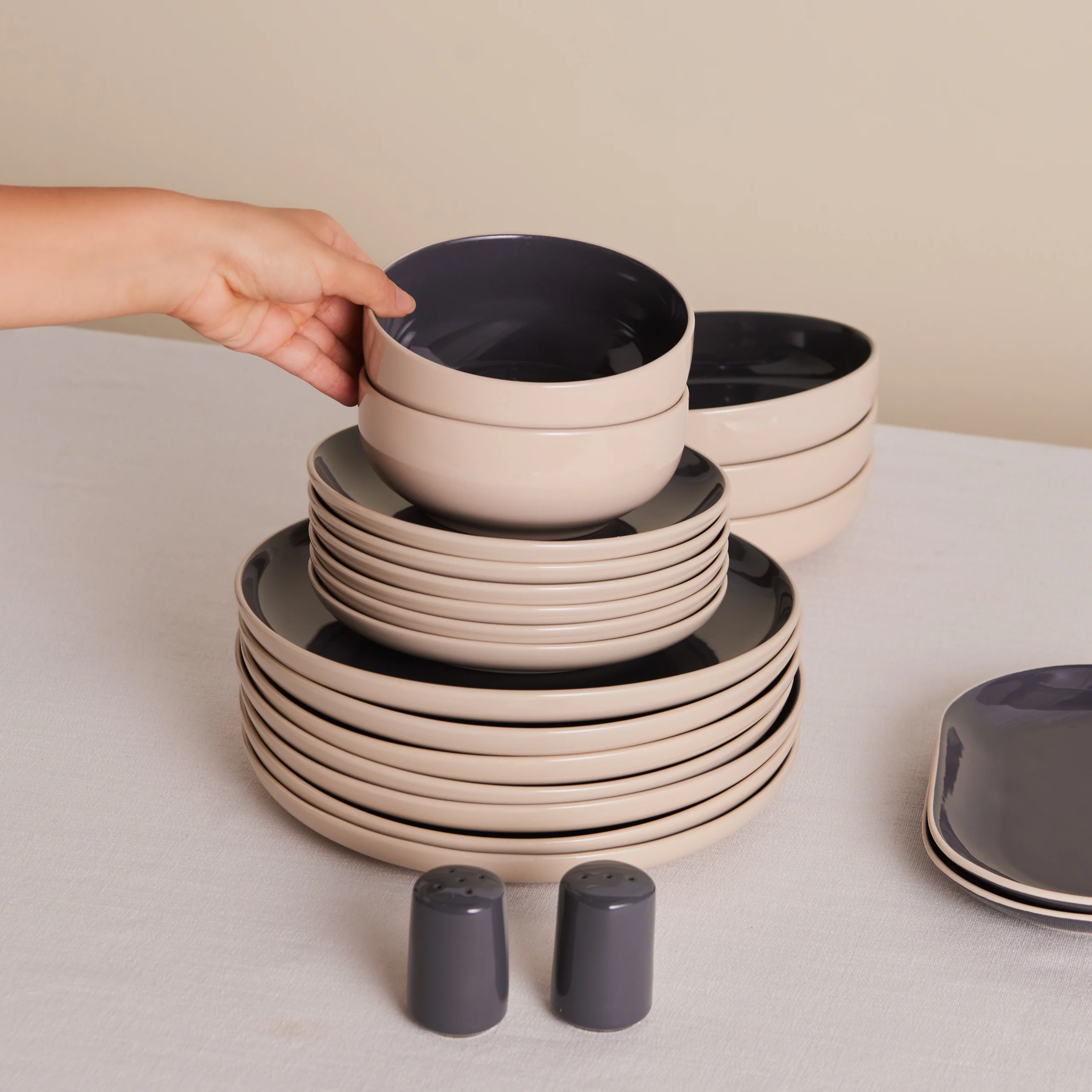 Ensemble De Vaisselle Anthracite Karaca Terra 36 Pièces Pour 8 Personnes - Image 13