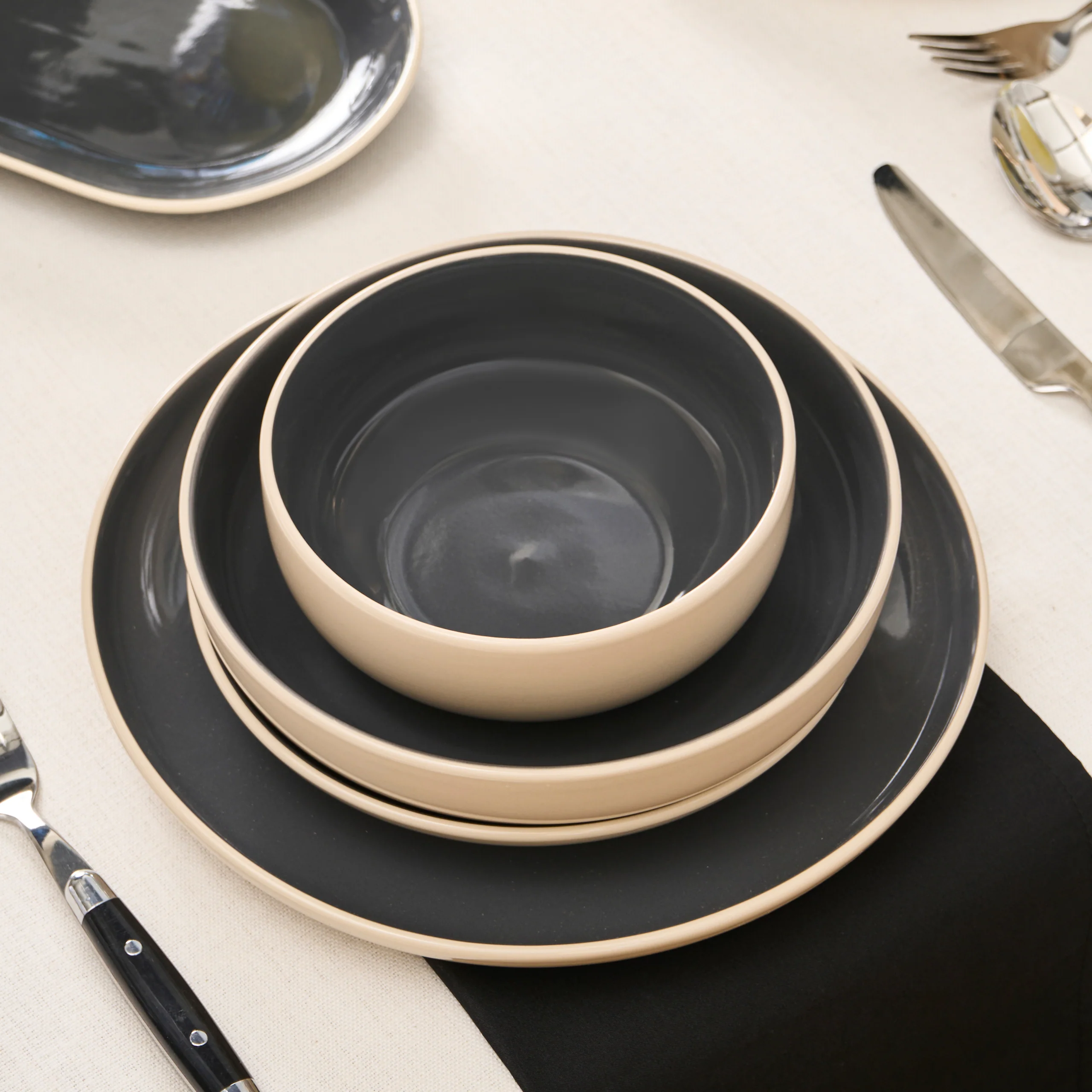 Ensemble De Vaisselle Anthracite Karaca Terra 36 Pièces Pour 8 Personnes - Image 4