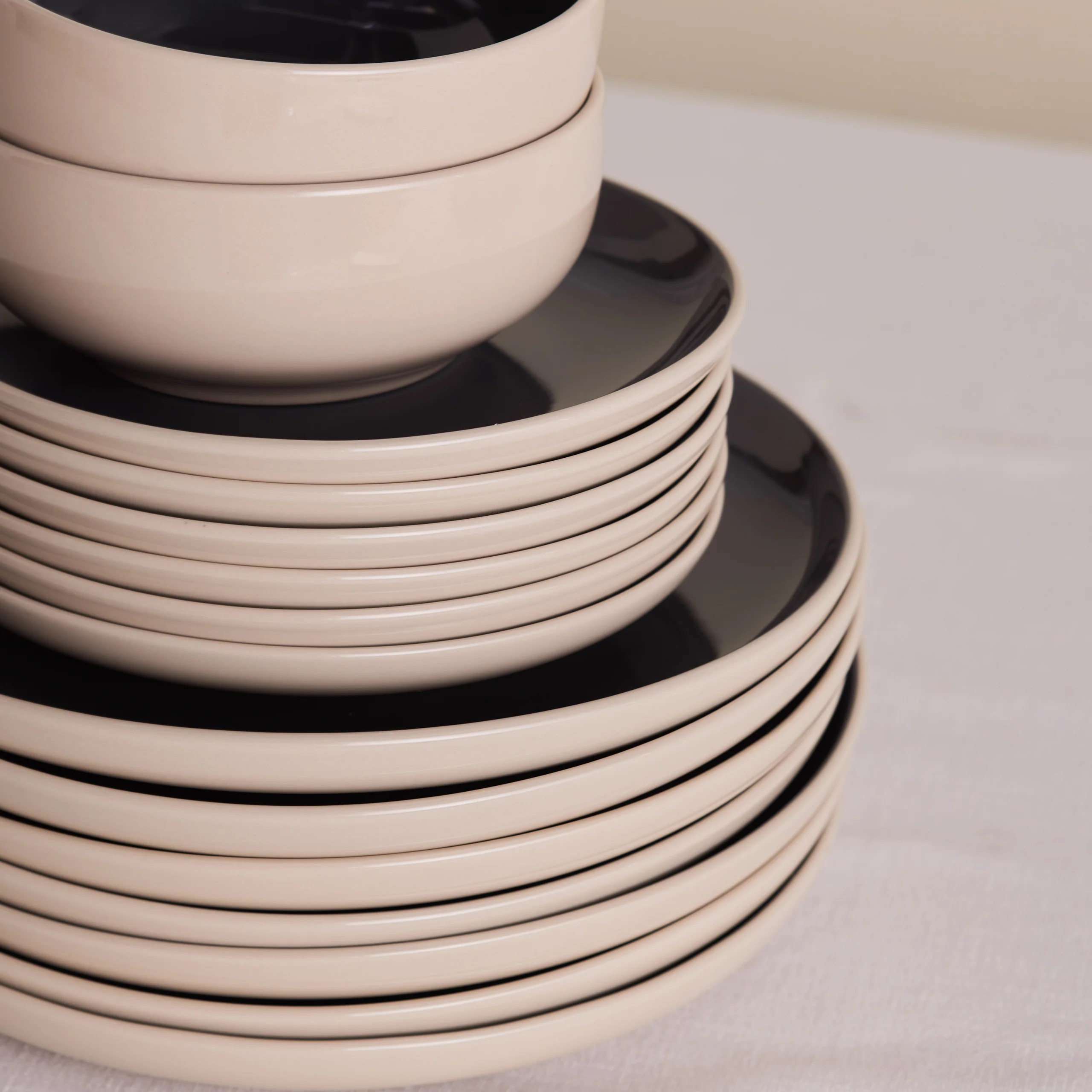 Ensemble De Vaisselle Anthracite Karaca Terra 36 Pièces Pour 8 Personnes - Image 6