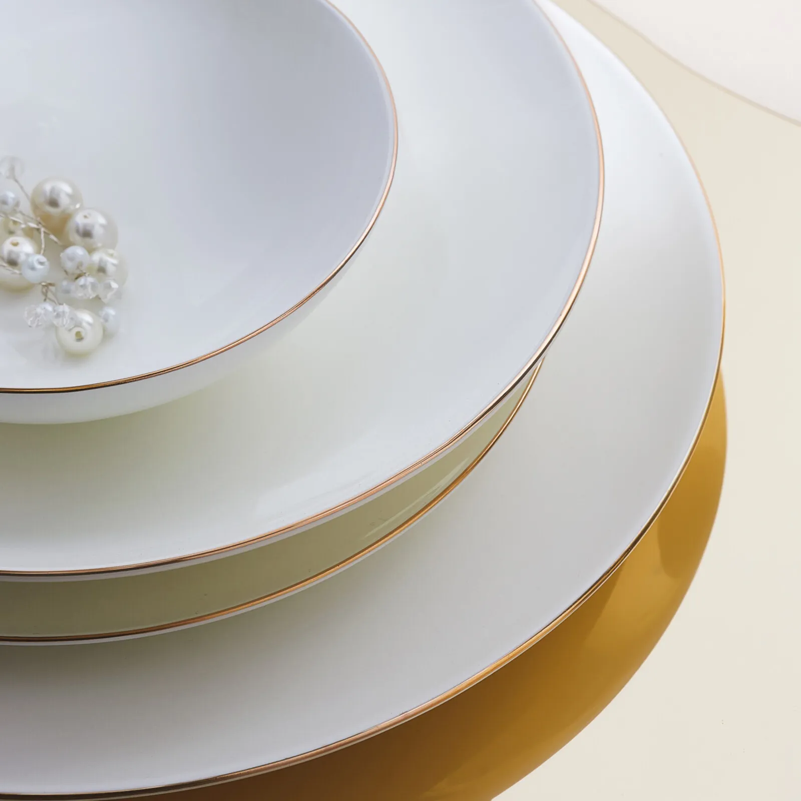 Karaca Red Carpet Collection Service de table Fine Pearl Extra Chanak pour 12 personnes, 62 pièces, doré - Image 3