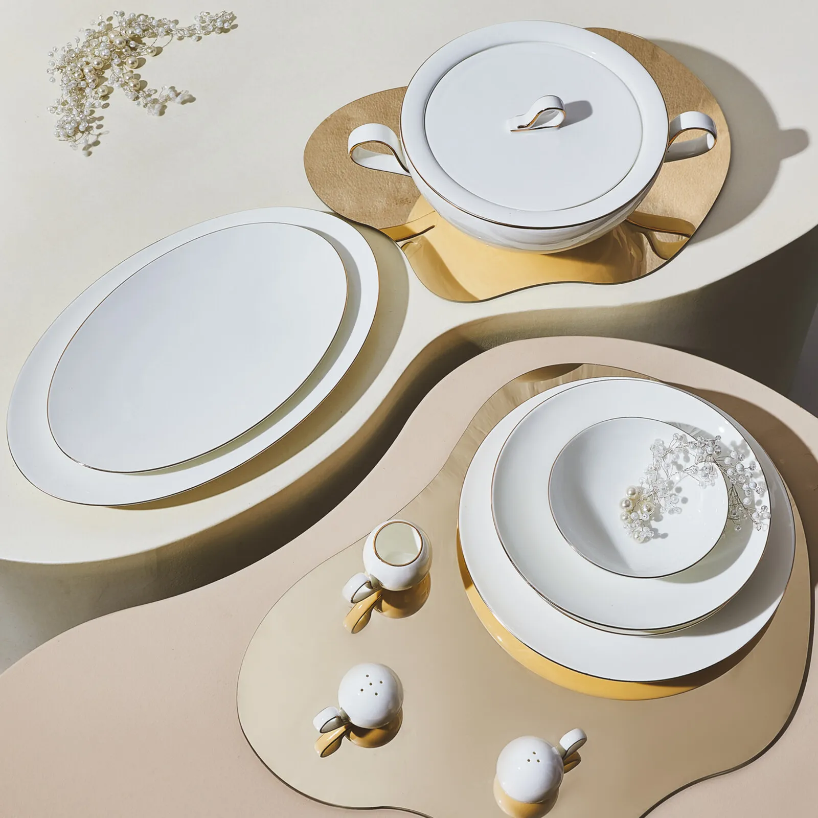 Karaca Red Carpet Collection Service de table Fine Pearl Extra Chanak pour 12 personnes, 62 pièces, doré - Image 4